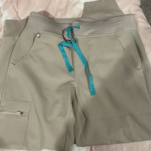 Boulder figs joggers